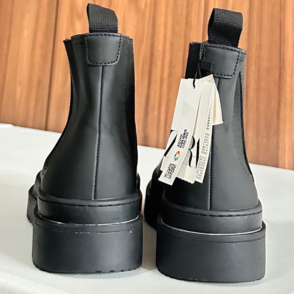NWT. Zara Men Rubberized Chelsea boots Sz EU 40 US 7 - Picture 4 of 14